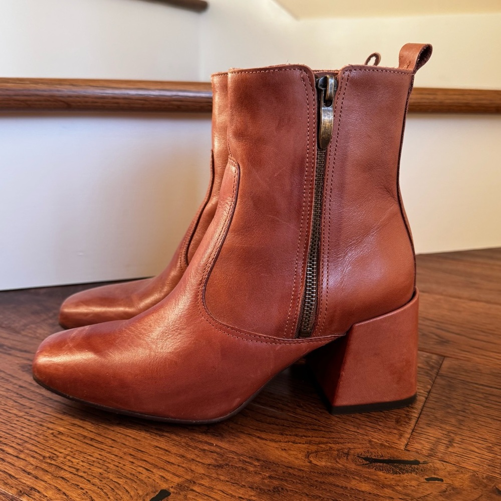 Chocolate Blu Cognac Square Toe Leather Block Heel Ankle Boots Size 36 Neutral